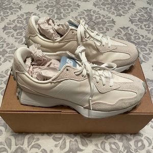 Women’s New Balance 327 Trainers - Cream - 9.5